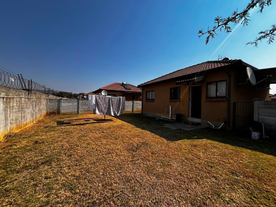 To Let 2 Bedroom Property for Rent in Waterval East North West